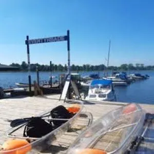Bed And Boat Apartment
